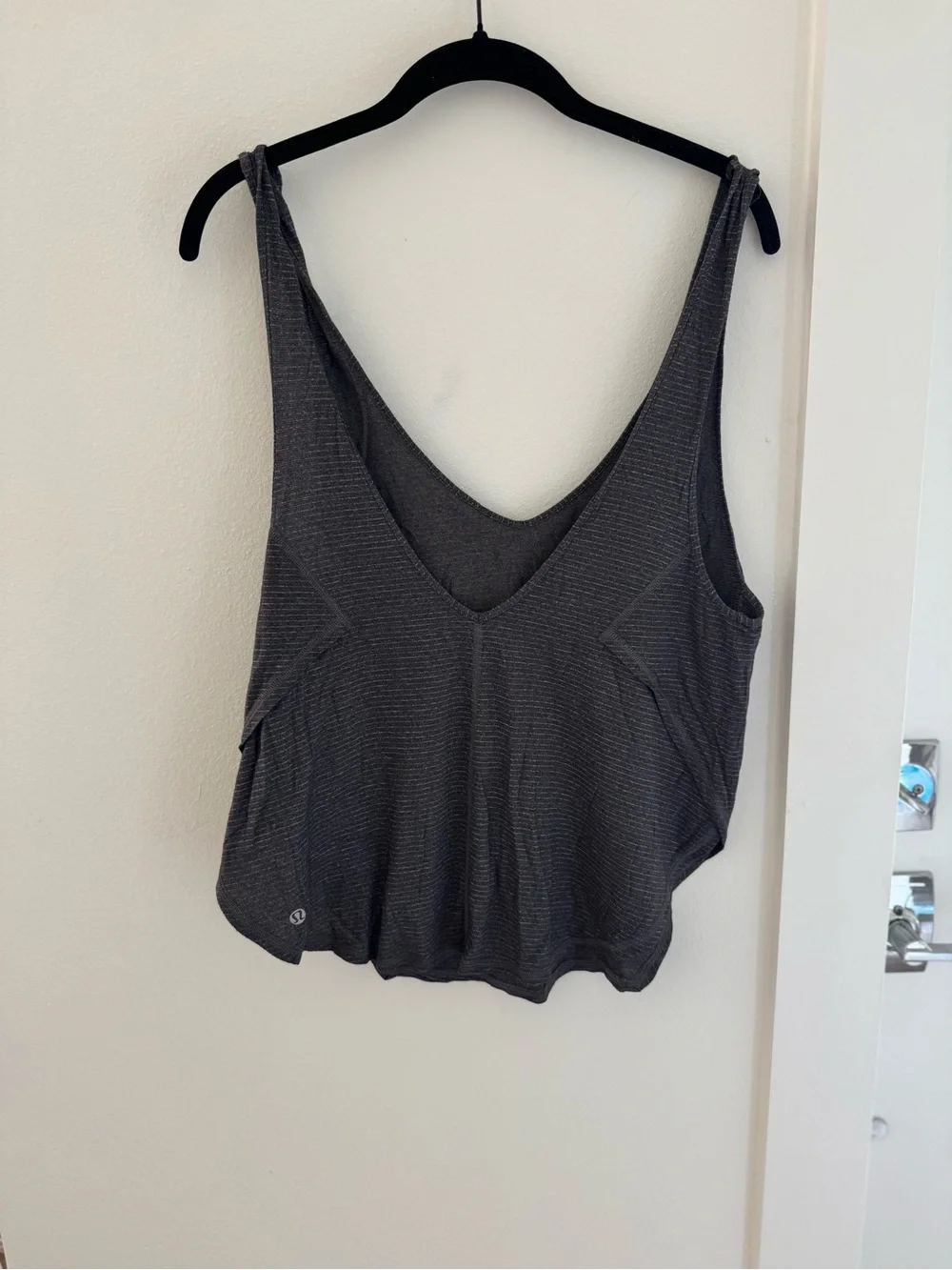 Lululemon Women’s Black V-Neck Ribbed Tank Top